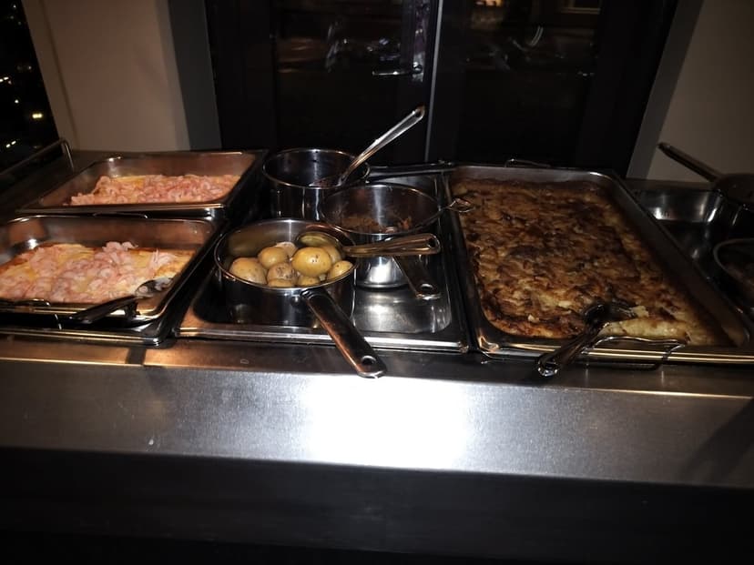 julbord esters  varm mat2025.jpg